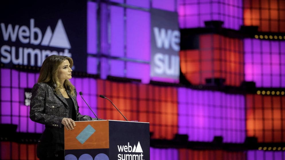 الملكة رانيا العبدالله خلال كلمة لها في قمة "الويب" في لشبونة بالبرتغال