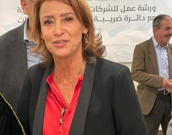 الدكتورة عبير عناب برئاسة جمعية اختصاصي الأمراض والجراحة النسائية والتوليد