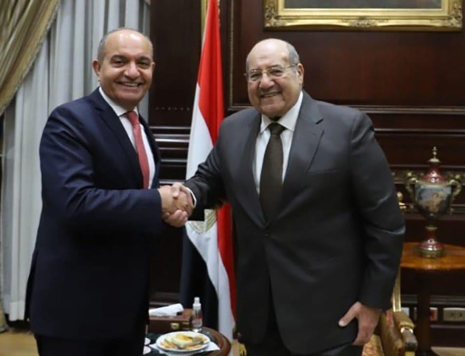 العضايلة يلتقي رئيس مجلس الشيوخ المصري