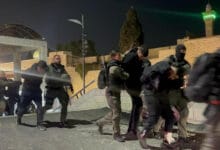 قوات الاحتلال تعتقل فلسطينين من المسجد الاقصى